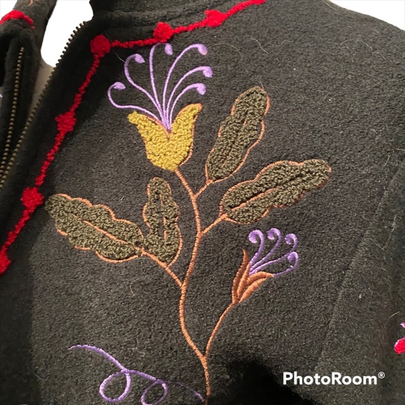 Tally-Ho Boiled Wool Blazer with Embroidered Crewel Work - Picture 2 of 7